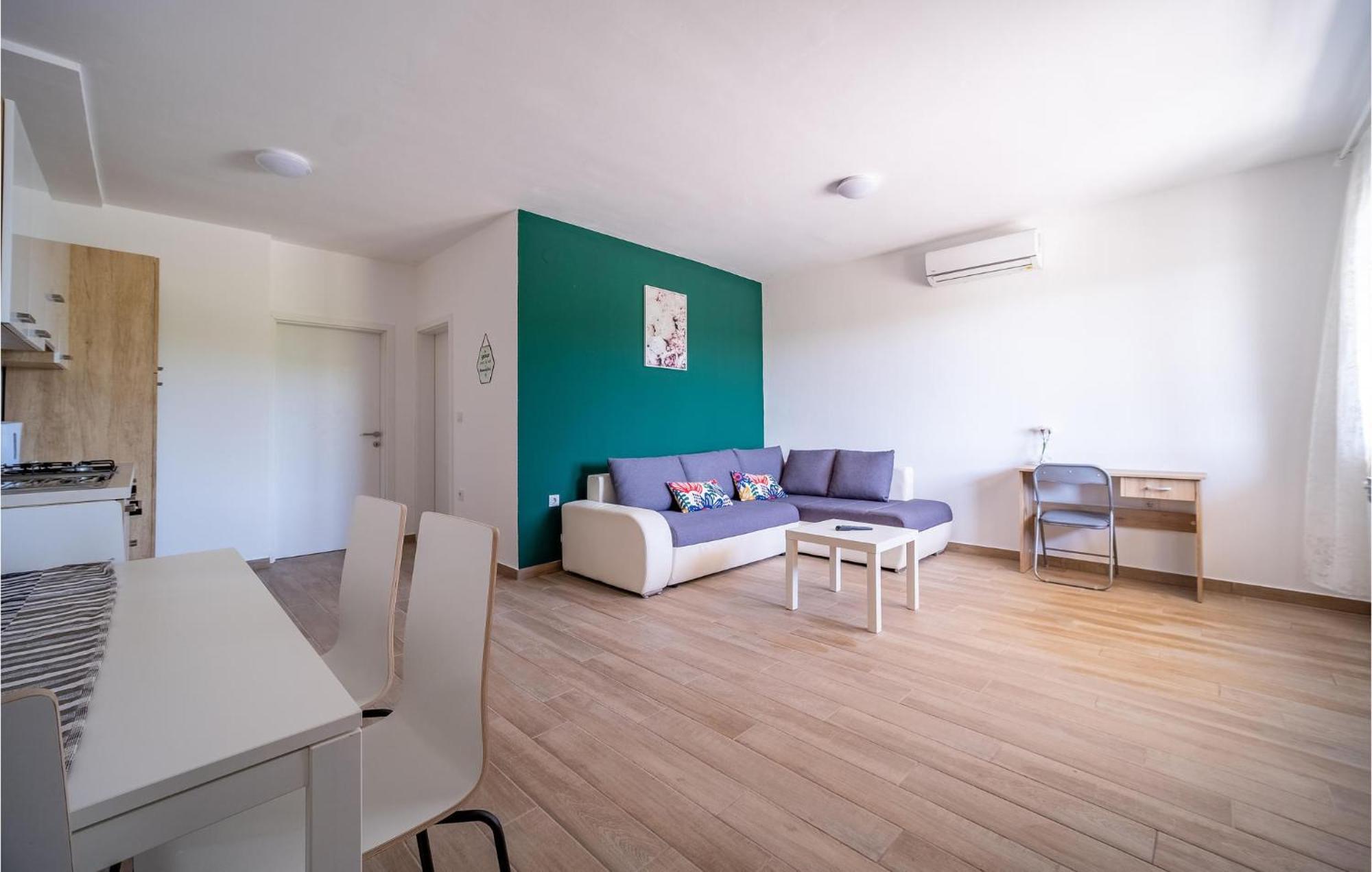 1 Bedroom Beautiful Apartment In רקוביצה מראה חיצוני תמונה