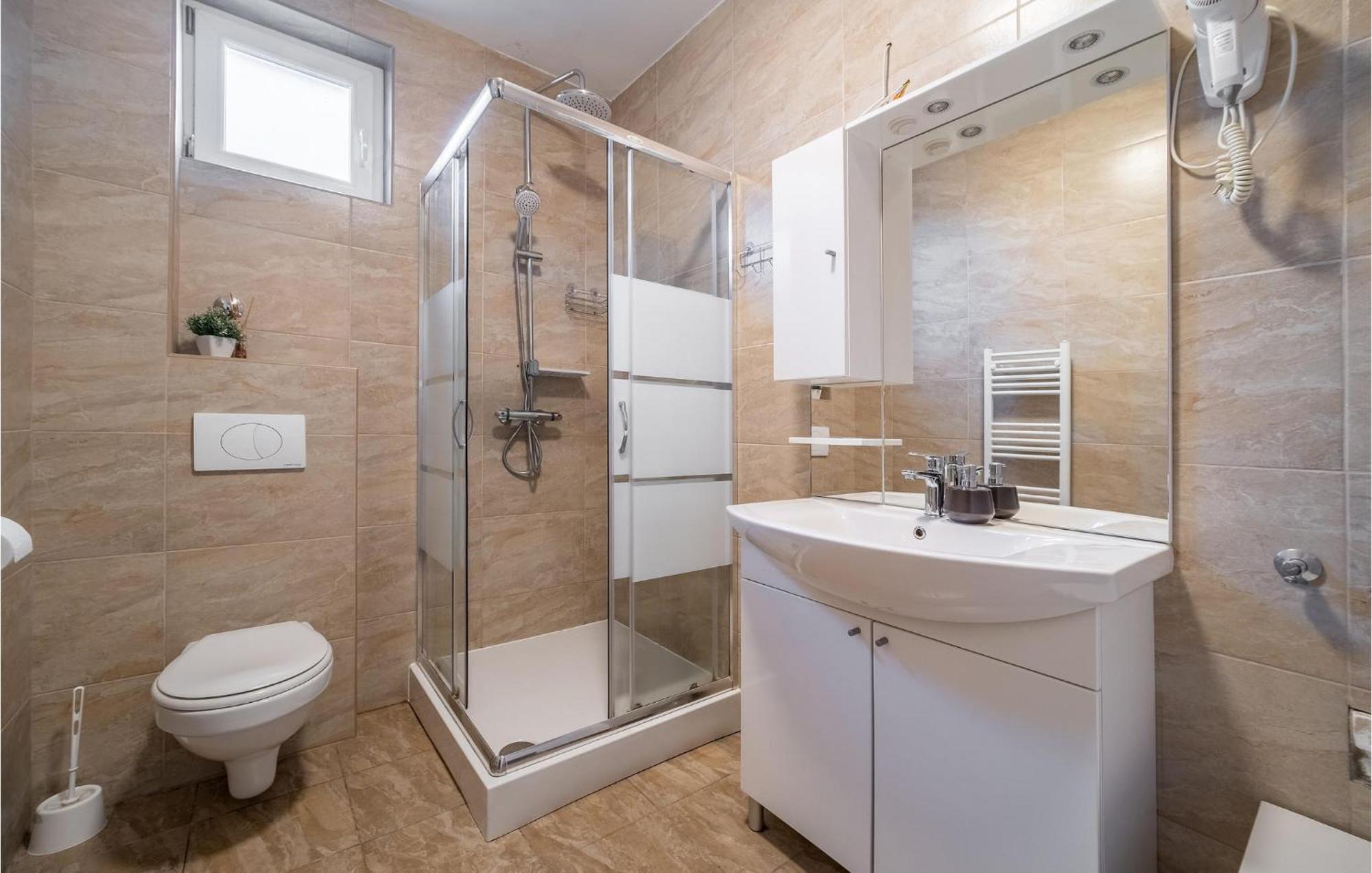1 Bedroom Beautiful Apartment In רקוביצה מראה חיצוני תמונה